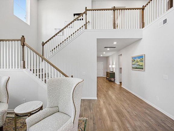 5th image of 108 Woodland Oak Way