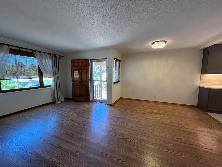 4067 Wesley Way — Photo 3