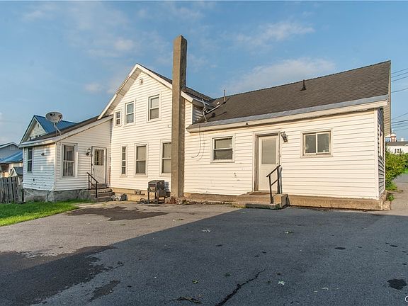 2nd image of 113 N Meadow St