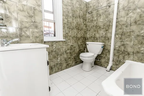 Rented by Bond New York | media 29