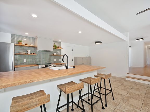 5th image of 3854 Yellowstone Ln