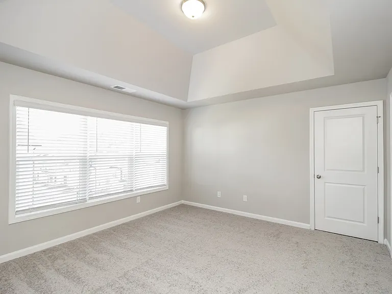 552 Elliston Pl — Photo 7