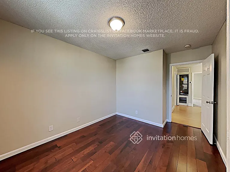 10338 NW 7th St — Photo 10