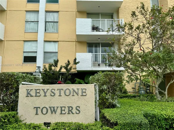 2020 NE 135th St, North Miami, FL