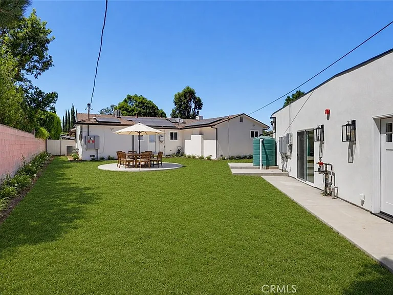8740 Paso Robles Ave — Photo 23