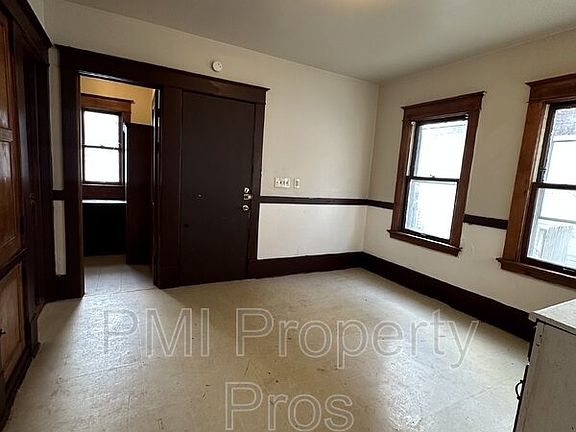 5th image of 2566 N 41st St