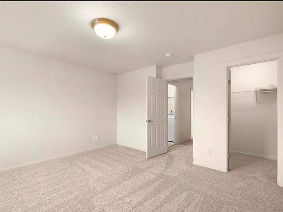 3rd image of 1428 NE 42nd Ct