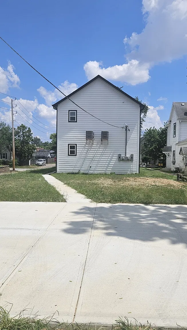 132 N Traub Ave — Photo 2