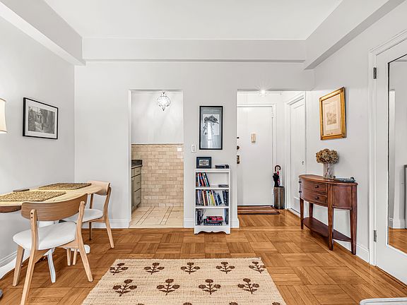 4th image of 24 5th Ave APT 1621