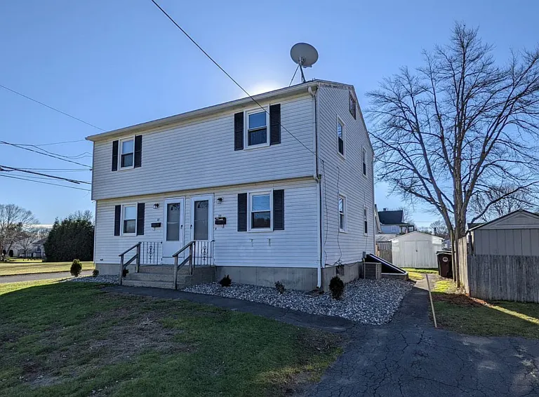 39 Greenwood St — Photo 2