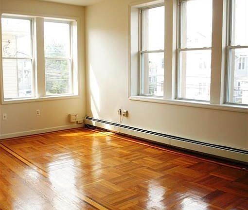 5th image of 456 Revere Ave
