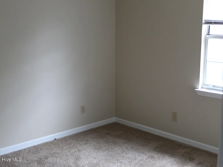 566 Fairfield Way — Photo 13
