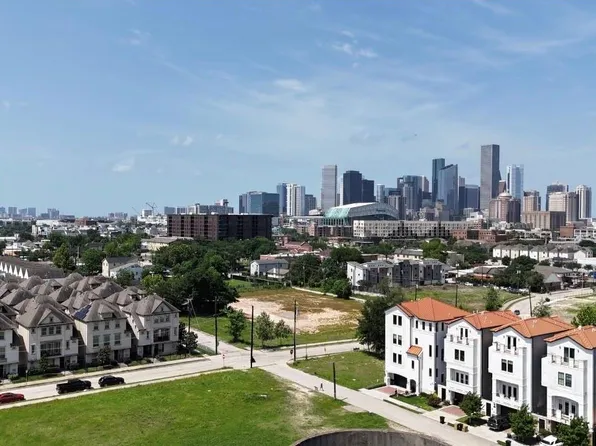 607 N Nagle St, Houston, TX 77003