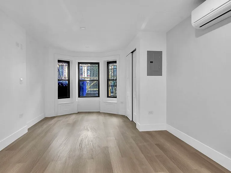 21 Polhemus Pl #BF — Photo 4