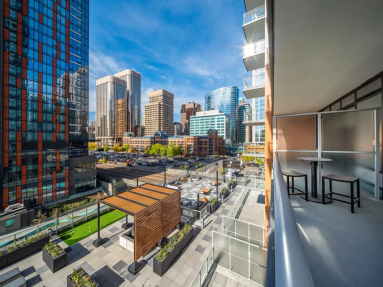 524 10th Ave SW — Photo 87