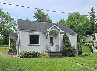5794 Acorn Dr, Emmaus, PA 18049