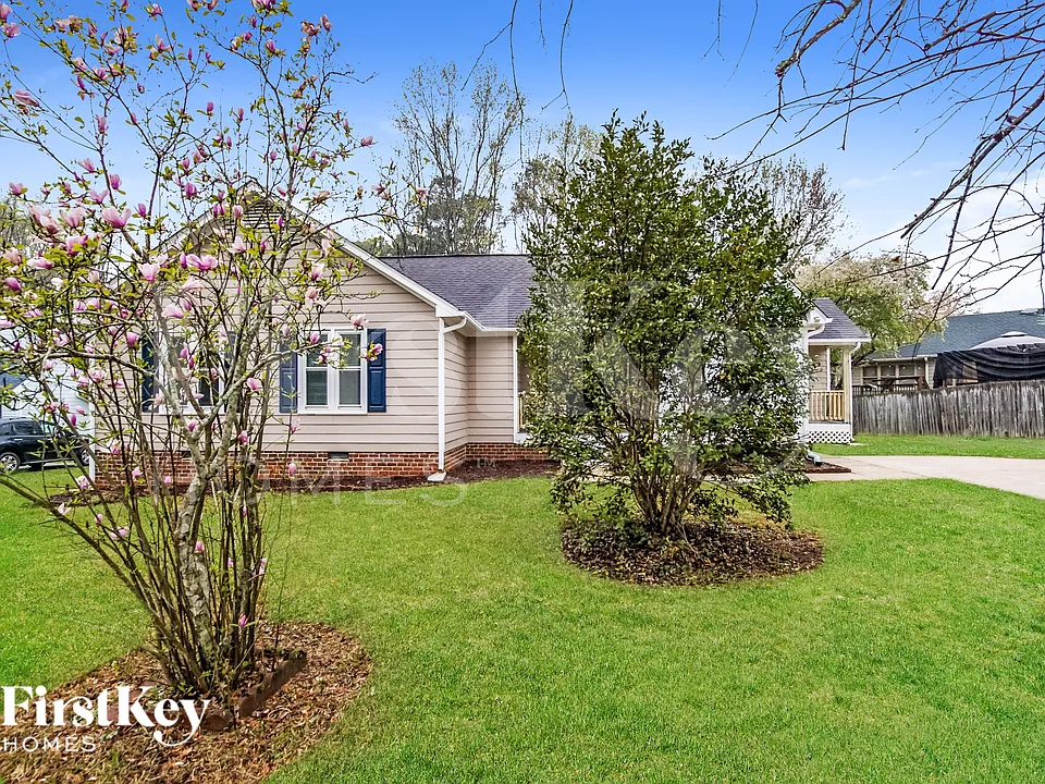 1909 Red Oak Ln