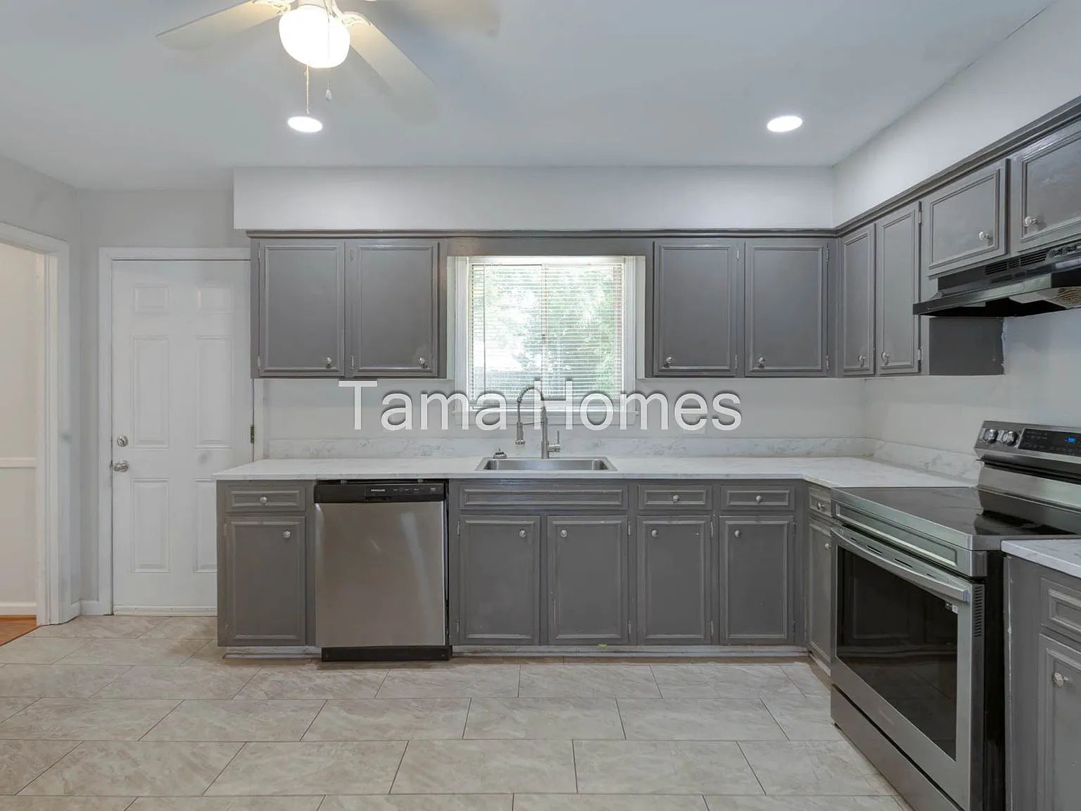 4 bed, 2156 sqft, $2,195 — Photo 3