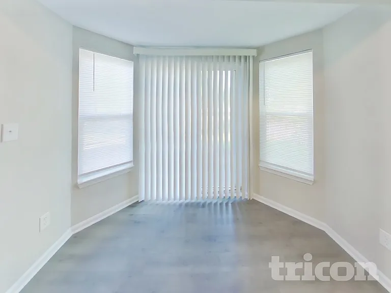 911 Pine Ridge Way — Photo 7