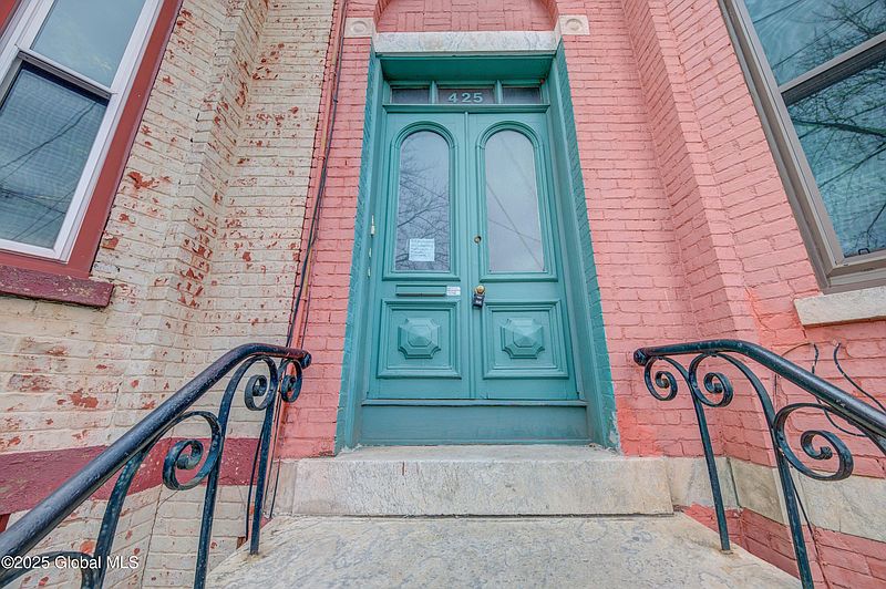 2nd image of 425 Clinton Avenue