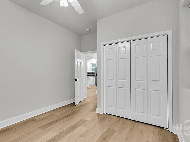 828 W 48th St — Photo 24