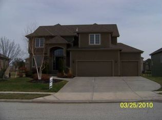 9621 Appleridge Ln, Lenexa, KS 66227