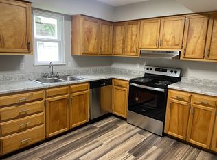 131 Pace Dr #B3, Trenton, GA 30752