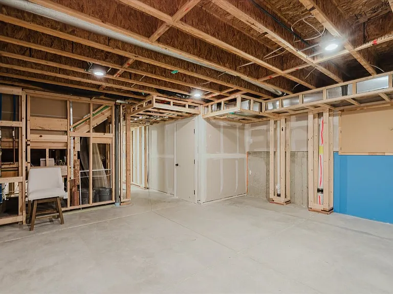 2225 Lombardy St — Photo 27