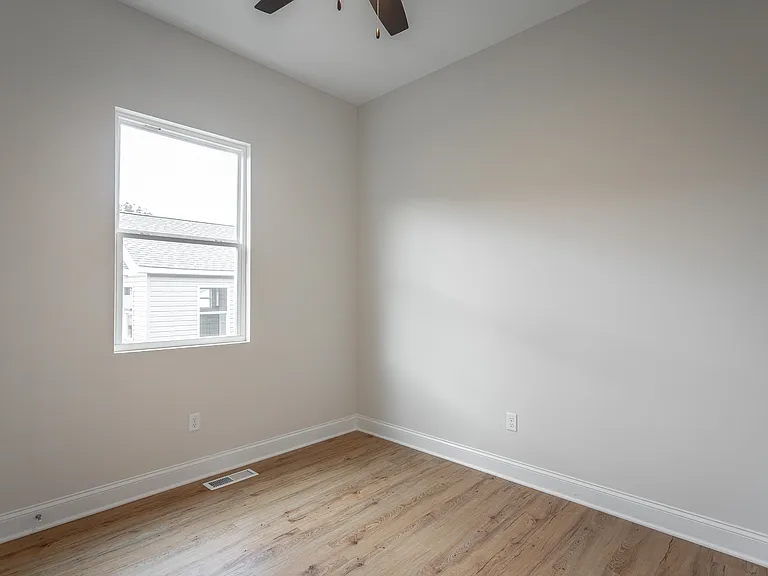 2239 E 19th St — Photo 25