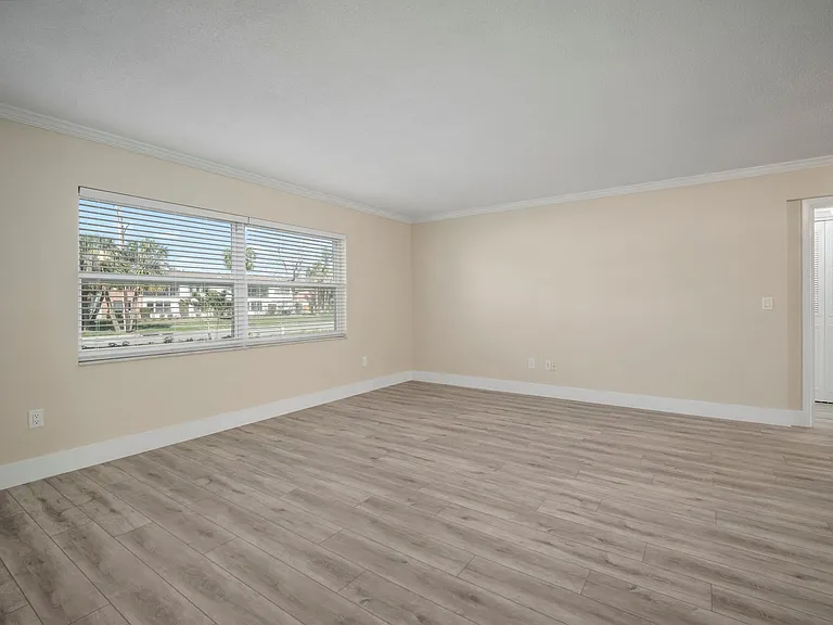 4533 Overlook Dr NE #B — Photo 9