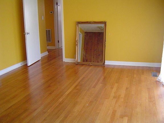 4th image of 4532 N Wahli Dr NE