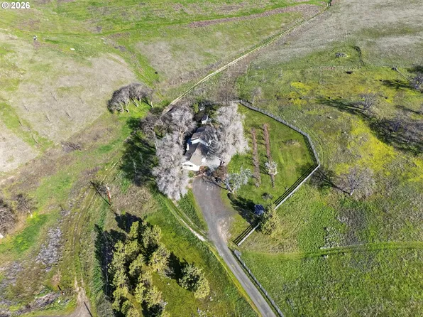 3455 Three Mile Rd, The Dalles, OR 97058