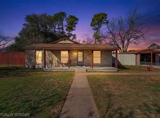 5920 Walnut Creek Dr, Granbury, TX 76049