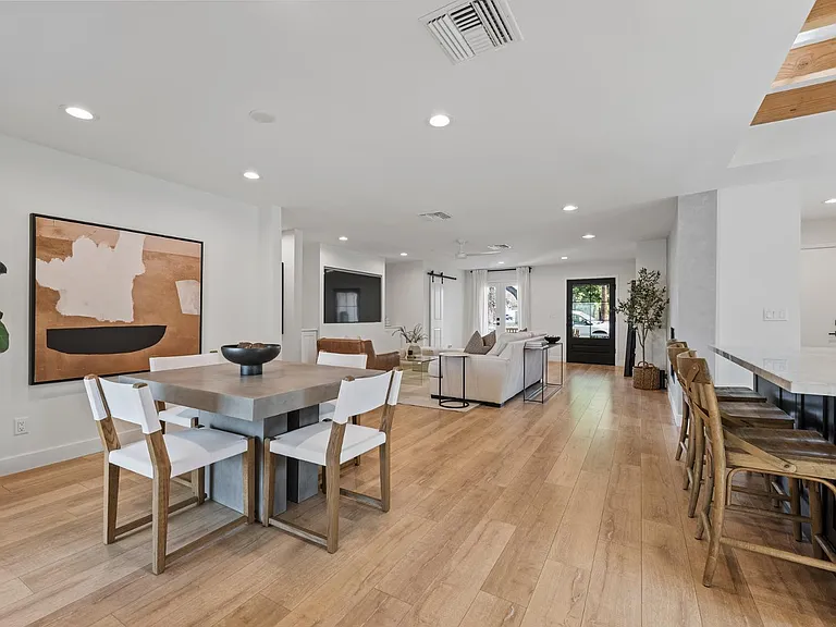 4244 N 35th Pl — Photo 10