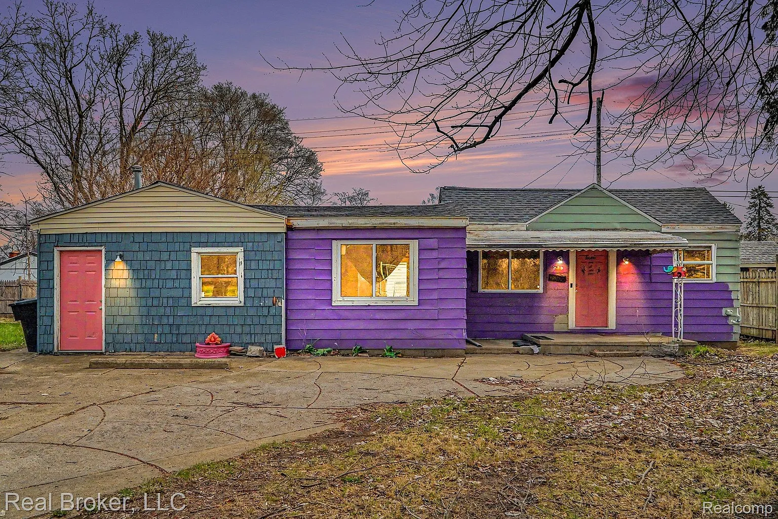 3952 Bluehill St photo 1