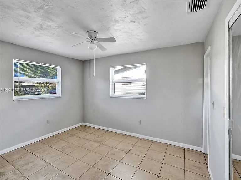 8550 NW 27th Pl — Photo 16