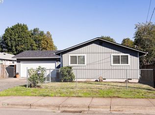 575 51st St, Springfield, OR 97478