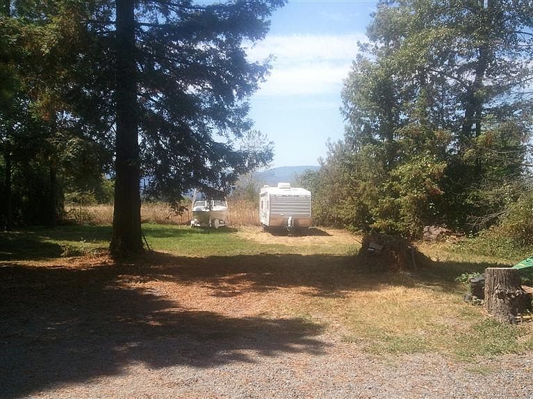 2nd image of 1134 Oak Grove Rd