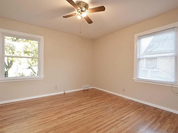 5th image of 250 Arion St E
