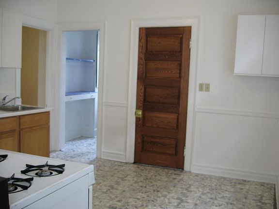 5th image of 2938 N Murray Ave #August