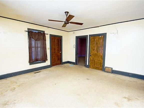 5th image of 321 W Main St