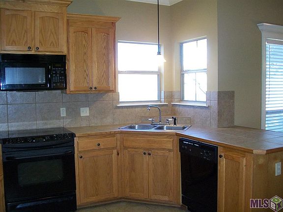 4th image of 16927 Lynnwood Ave