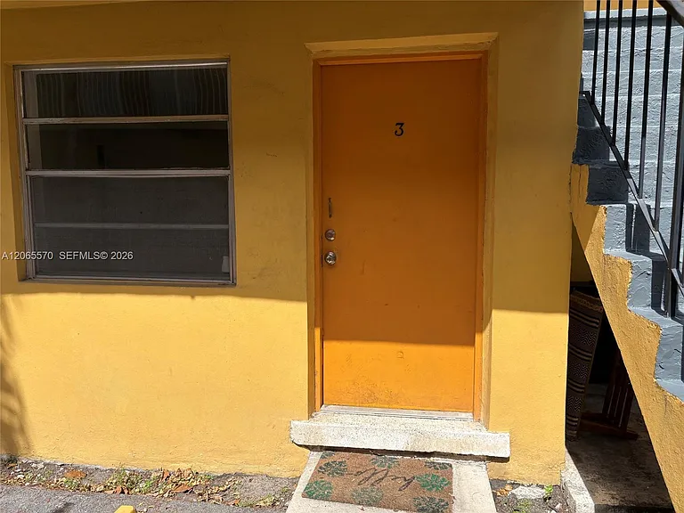1838 SW 4th St #3 — Photo 9