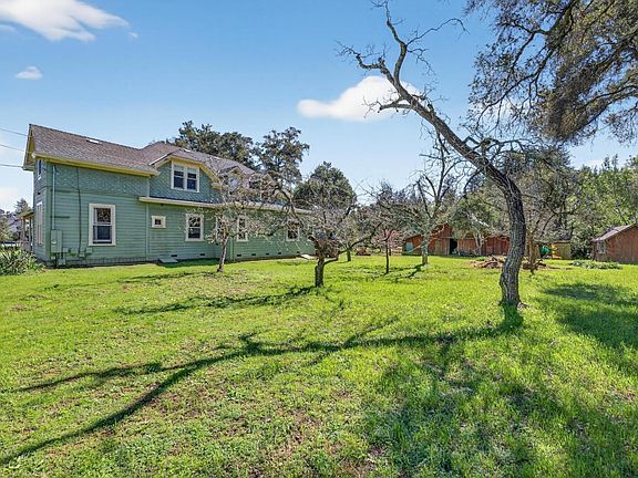 4th image of 3215 Woodside Rd