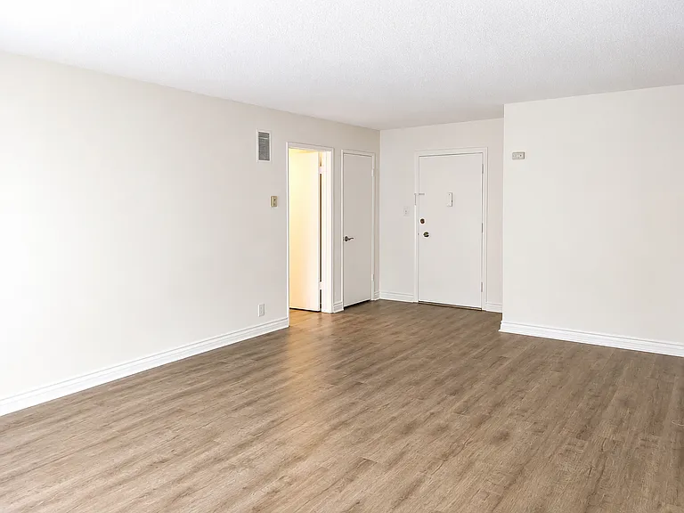 135 N Hayworth Ave #207 — Photo 4
