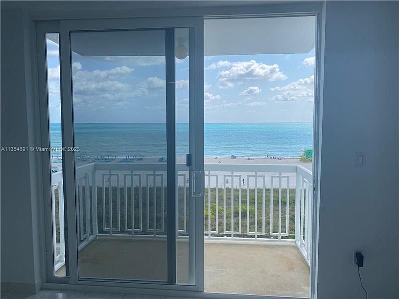 1st image of 401 Ocean Dr APT 616
