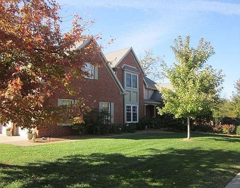 1st image of 3411 Pineridge Dr