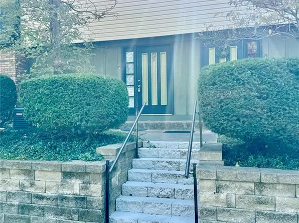 2 French Quarter, Belleville, IL 62223