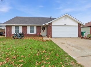669 Sarah Pl, Centerton, AR 72719