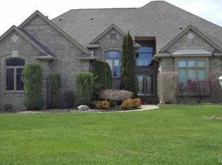 49487 Compass Point Dr, Chesterfield, MI 48047